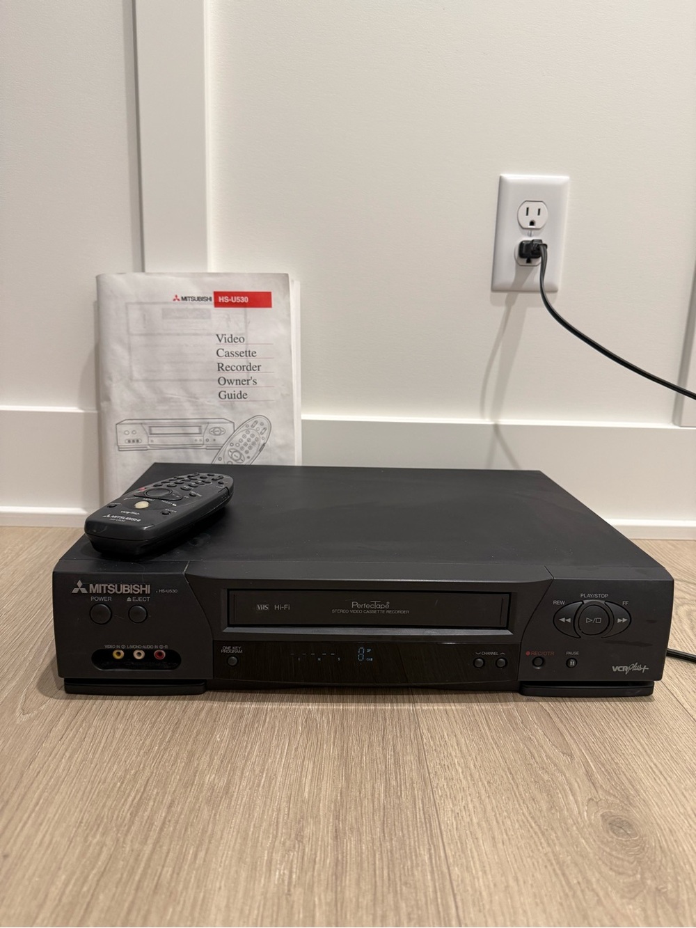 Mitsubishi HS-U530 4-Head Hi-Fi Stereo VHS VCR Player Working w/ Remote & Manual